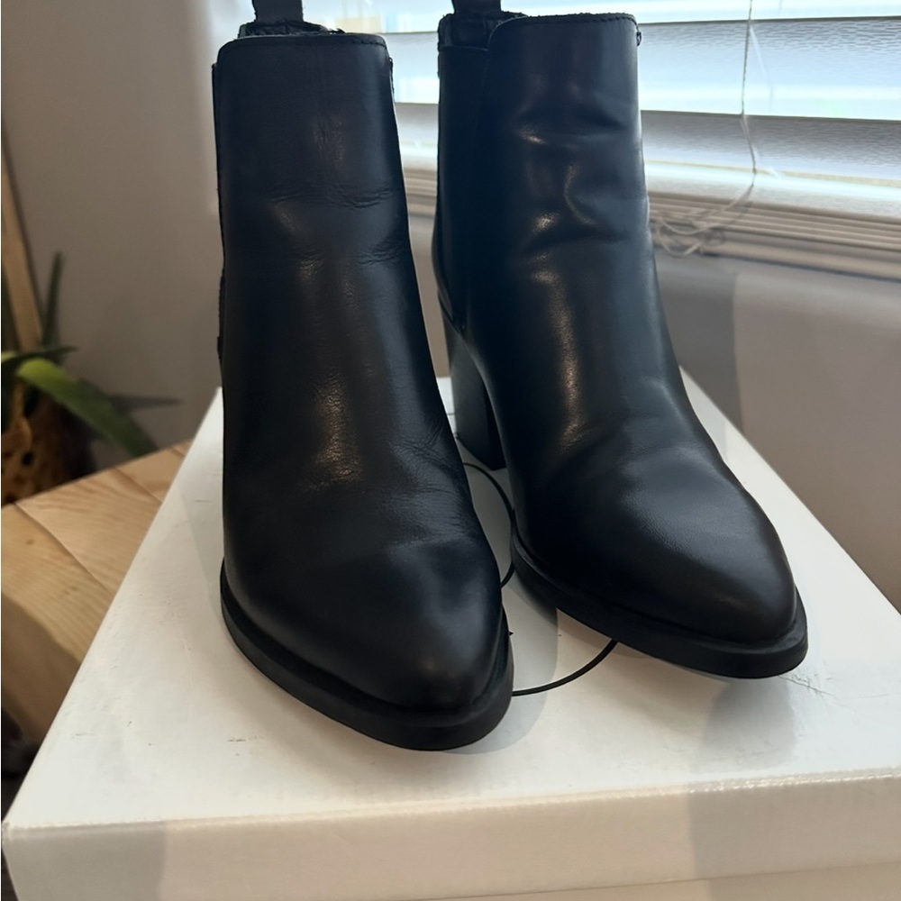 Steve Madden Black Leather Ankle Boots